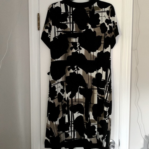 NWT Alfani Ink Blooms Faux Wrap Short Sleeves Dress - 3x - Picture 5 of 5